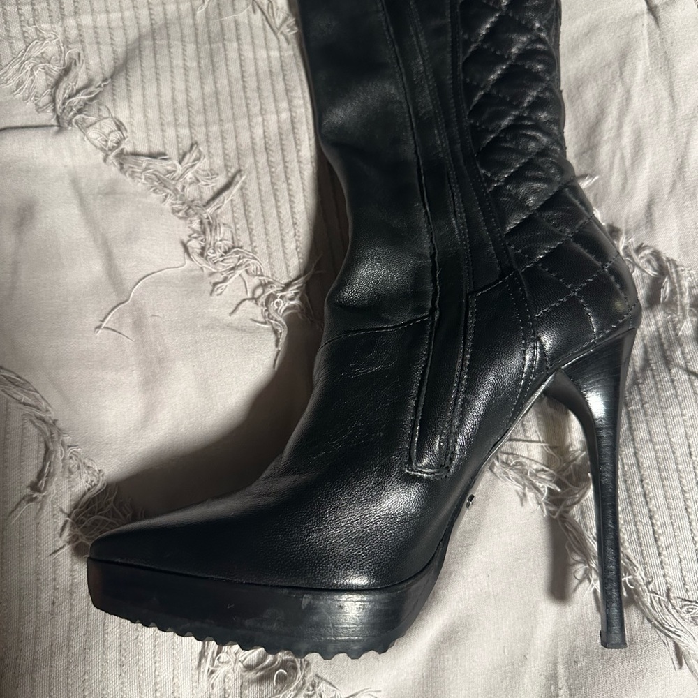 Burberry OTK black leather boots, 7 US, 37.5 EU. Worn 4 times, excellent cond. - Picture 11 of 14